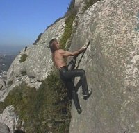 A. Robert faz boulder em Sintra